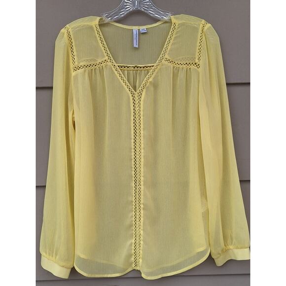 Katherine Barclay Montreal Semi Sheer Crochet Yellow V neck Blouse Size M Easter - Picture 1 of 9